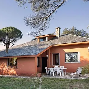 Chalet Grandes Familias, Seva