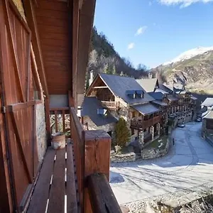 Apartamento 3 Bedrooms With Locker And Parking At Baqueira-beret, Arties